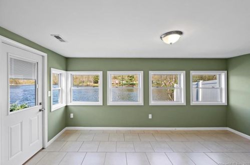 10 Grieb Trl, Wallingford CT  06492-2616 exterior