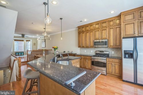 1011 Dorrance St, Philadelphia PA 19146-2650 exterior