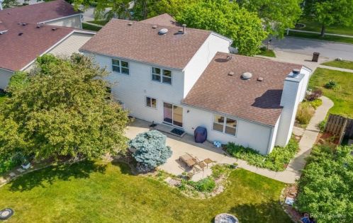 758 Weston Dr, Bull Valley IL 60014-8581 exterior