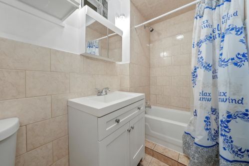 2943 Fairfield Ave, Chicago IL 60625-2719 exterior