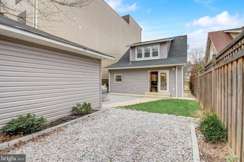 2911 17th St, Washington DC  20018-1825 exterior