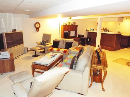 1882 Jenny Ln, Rochester MI 48309-3381 exterior