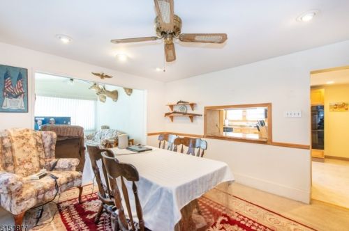 20 Sindle Ave, West Paterson NJ 07424-1650 exterior