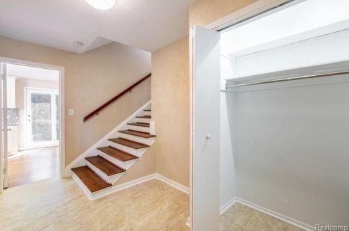 1019 Glenhurst Dr, Bham MI  48009-2936 exterior