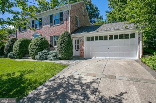 3707 Dunlop St, Bethesda, MD 20815-5924