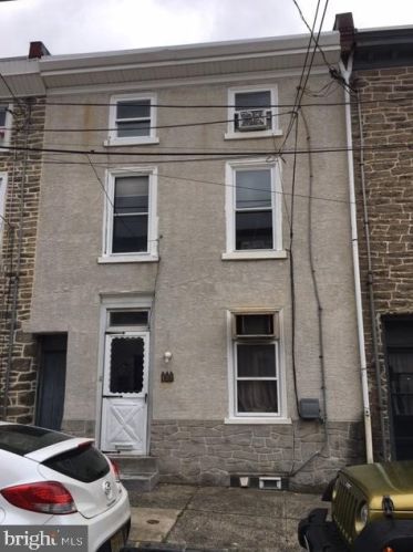 127 Krams Ave, Philadelphia PA  19127-2010 exterior