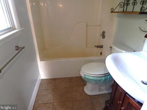 2558 Hillside Dr, Huntingtown MD 20639-9409 exterior