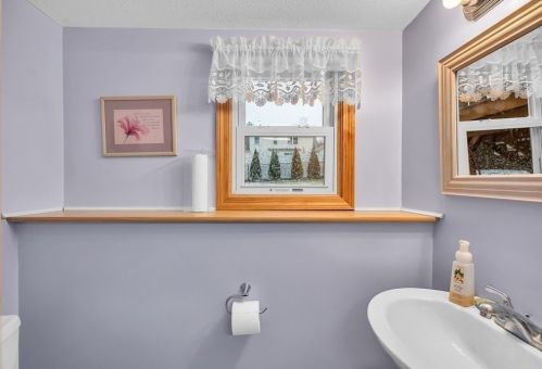 58 Colorado St, Springfield MA 01118-2312 exterior