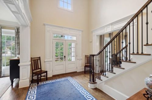 1712 Knoll Pl, Atlanta, GA 30329