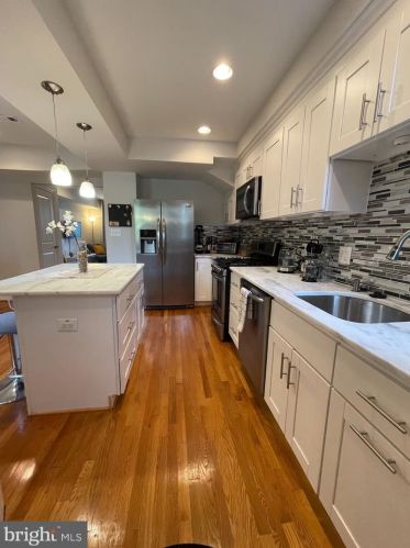 2503 Fairlawn Ave, Washington, DC 20020-6704