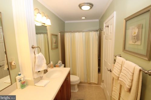 147 3 St, New Castle DE 19720-4536 exterior