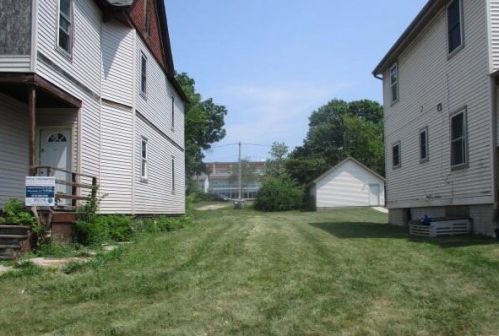 2762 2nd St, Milwaukee, WI 53212-2408