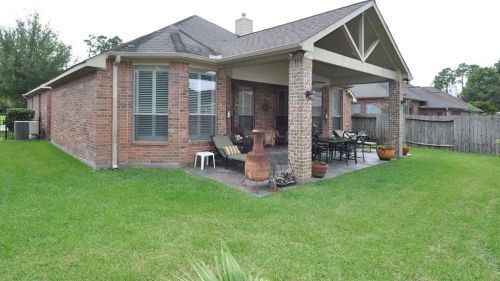 22128 Lancelot Oaks Dr, Humble TX 77339-1410 exterior