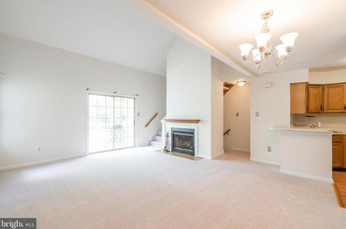 804 Foxmeadow Dr, Limerick PA  19468-1536 exterior