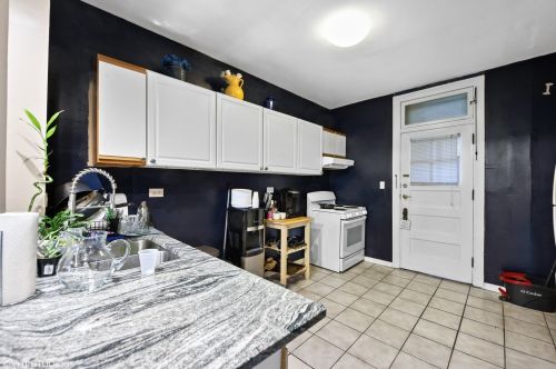 2220 37th St, Chicago IL 60609-1039 exterior