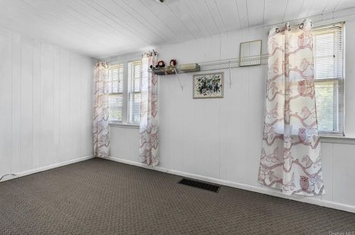 124 Bower Rd, Poughkeepsie NY 12603-1114 exterior