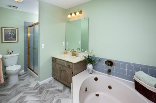 4836 Daltrey Ct, Saint Louis MO 63129-1656 exterior