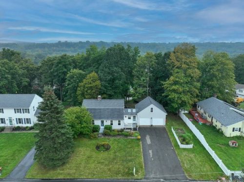 278 Old Stagecoach Rd, Meriden, CT 06450-6631