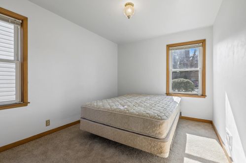 1015 Dewey St, Manitowoc WI 54220-6541 exterior