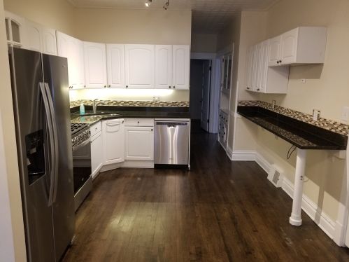 3928 Bell Ave, Chicago, IL 60618-3832