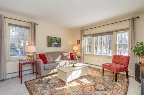 4 Hampshire Dr, Concord NH 03301-5914 exterior