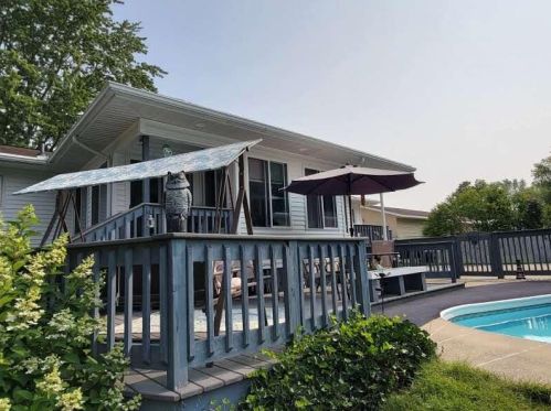 1849 Lawnel Ave, Meskegon MI 49441-3743 exterior