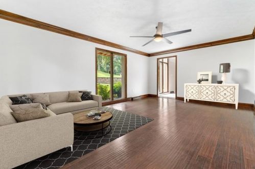 1351 Redfern Dr, Pittsburgh PA  15241-2932 exterior