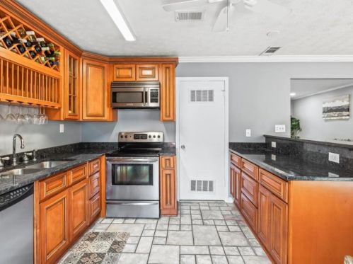 26 Independence Pl, Atlanta GA  30318-1505 exterior