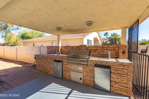 8483 Cantora Way, Tucson AZ 85743-5005 exterior