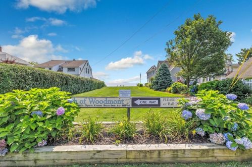 19 Dixon St, Milford CT 06460-8003 exterior