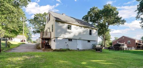 8 Jondot Dr, Enfield CT 06082-2235 exterior