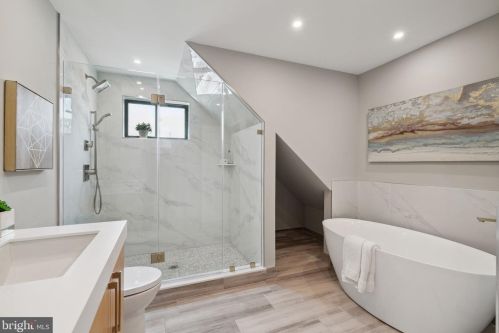 2200 Kater St, Philadelphia PA 19146-1139 exterior