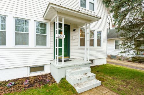 2223 Parkview Ave, Kalamazoo, MI 49008-3968