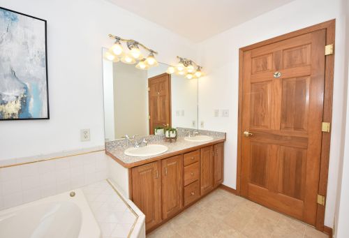 2102 Walnut St, Milwaukee WI 53205-1422 exterior