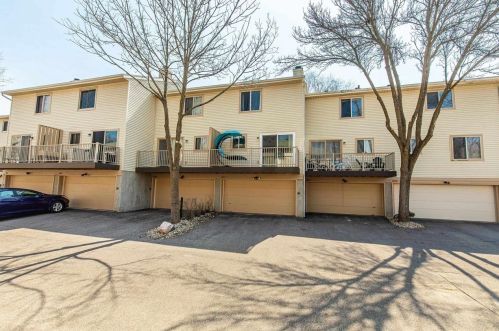 6858 Park Ridge Dr, Madison WI  53719-2220 exterior