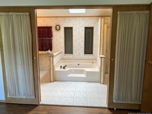 470 Natalie Dr, Fort Pierce FL 34952-7952 exterior