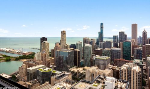 180 Pearson St, Chicago IL 60611-2130 exterior