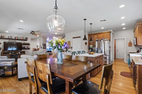 8818 12 St, Phoenix AZ 85086-7450 exterior