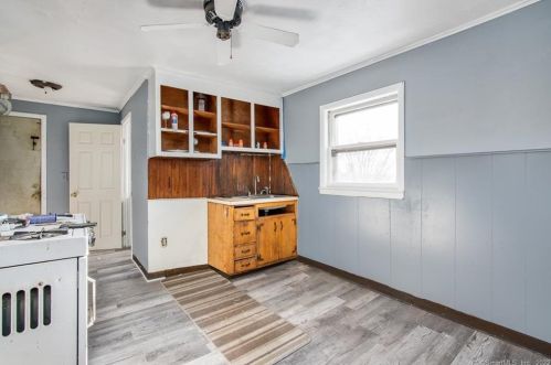 198 Main St, New Britain CT  06051-1915 exterior