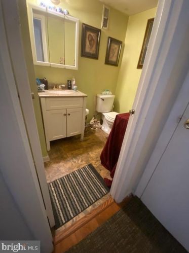 8006 Capistrano Pl, Alexandria, VA 22309-1409