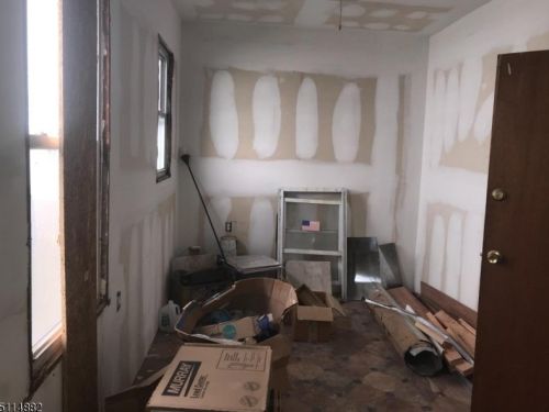 194 Wainwright St, Newark NJ 07112-1226 exterior