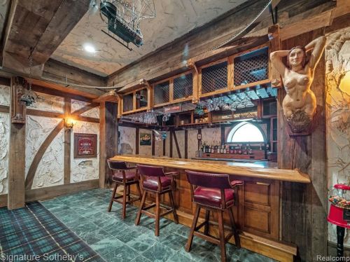 2009 Victoria Hl, Rochester MI exterior