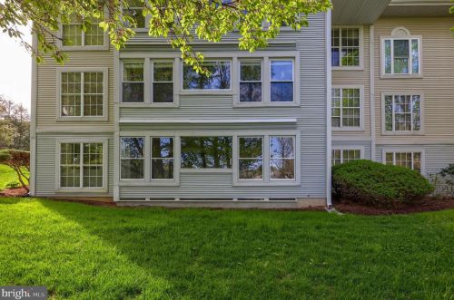 104 Country Pl Dr, Lancaster PA 17601-1775 exterior