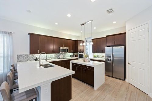 3324 Atlantic Cir, Naples FL 34119-8638 exterior