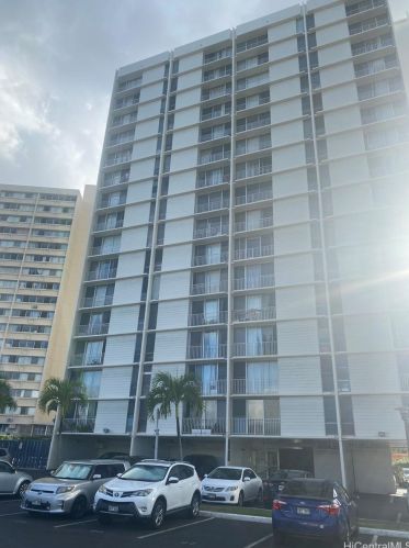 949 Ala Nanala St, Honolulu HI 96818-2952 exterior