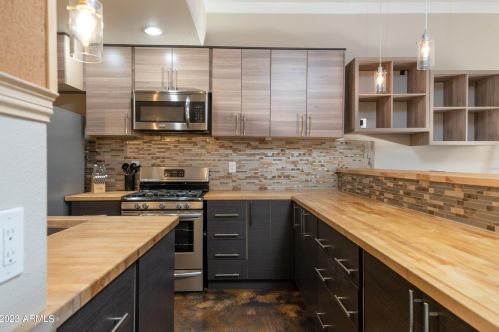 5305 15th Dr, Phoenix AZ  85015-3004 exterior