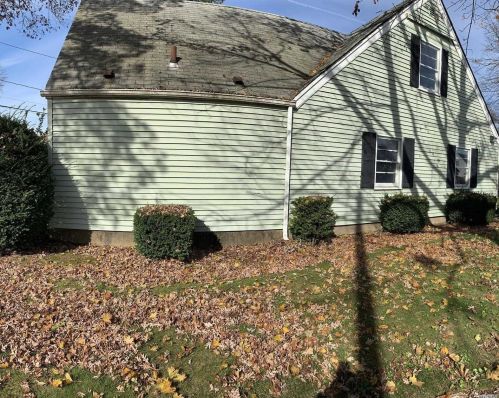 153 Cambridge St, Valley Stream NY  11581-2626 exterior