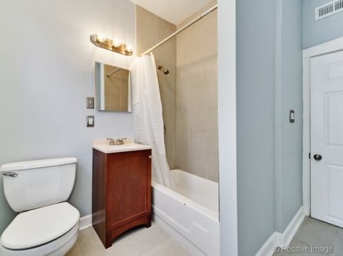 2620 Wilton Ave, Chicago IL 60657-2262 exterior