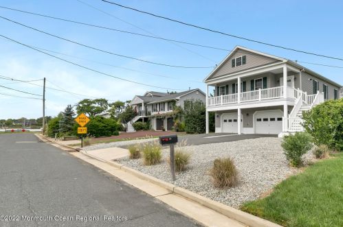 32 Grant Ave, Locust NJ  07760-2027 exterior