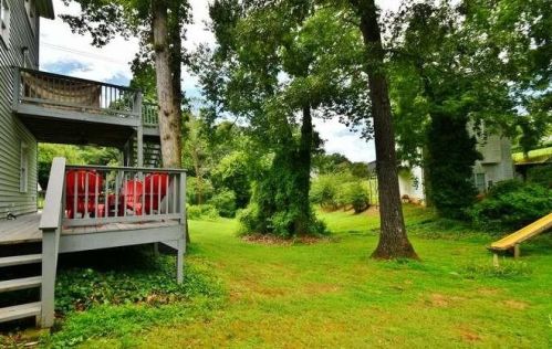 729 Crestview Ter, Gainesville GA 30501-3109 exterior